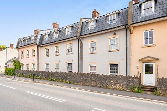 2 Bedroom Flat For Sale In Lower Lane, Shepton Mallet, BA4