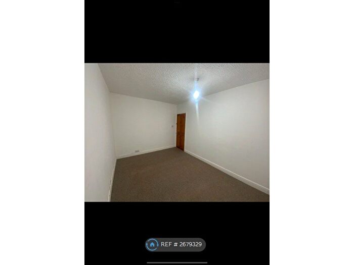 2 Bedroom Flat To Rent In Nether Street, London, N3