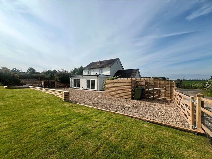 4 Bedroom Detached House For Sale In London Road, Buckland, Faversham, Kent, ME13