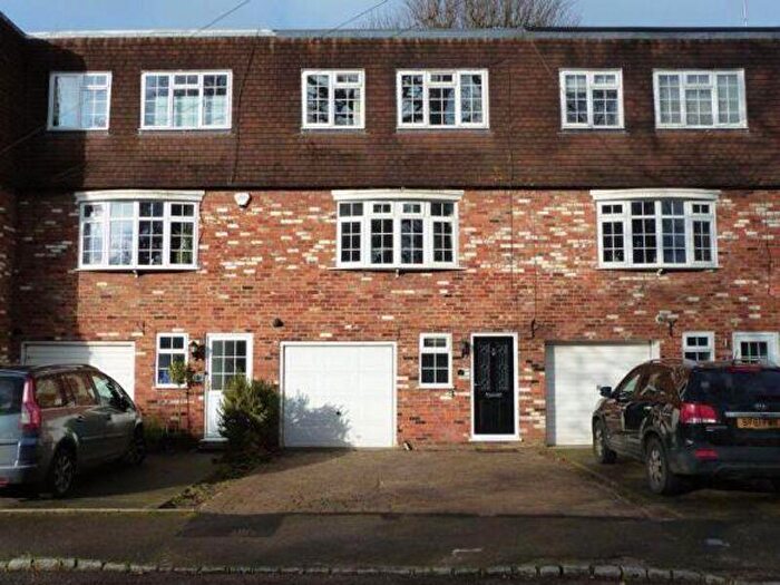4 Bedroom Terraced House For Sale In Fieldhead Gardens, Bourne End, SL8