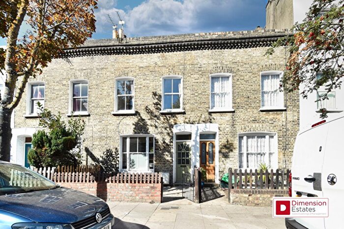 3 Bedroom Terraced House To Rent In Gillespie Road, Islington, London, N5