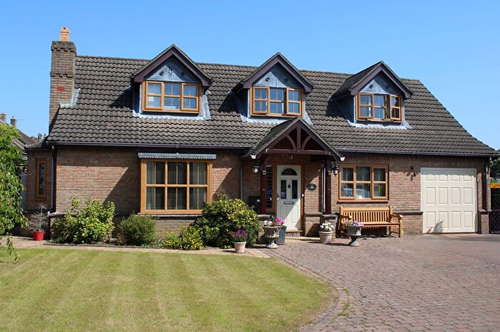 3 Bedroom Detached House For Sale In Fox Covert, Hibaldstow, DN20