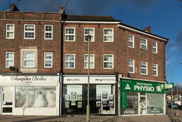 3 Bedroom Detached House To Rent In Onslow Parade, Southgate, N14