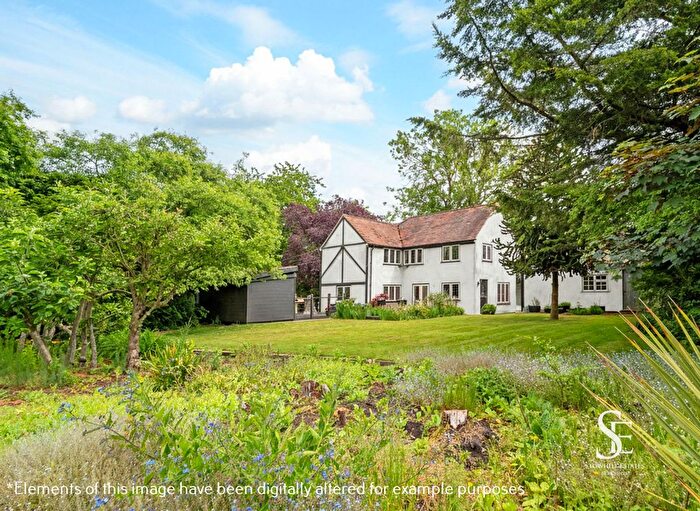 5 Bedroom Detached House For Sale In Hinton Road, Hurst, RG10