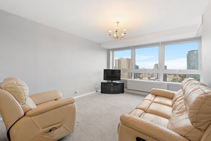 2 Bedroom Flat To Rent In Gaitskell Court, Shuttleworth Road, SW11
