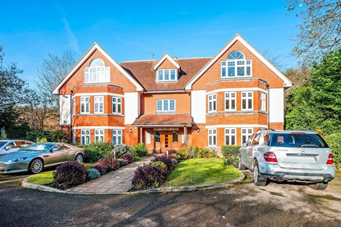2 Bedroom Flat For Sale In Park Lane East, Reigate, RH2
