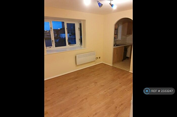 1 Bedroom Flat To Rent In Magpie Close, Enfield, EN1