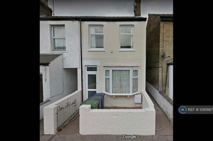 4 Bedroom Terraced House To Rent In Mill Road, Cambridge, CB1