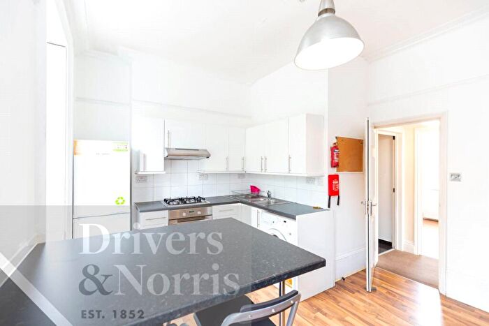 4 Bedroom Apartment To Rent In Camden Street, Camden, London, NW1