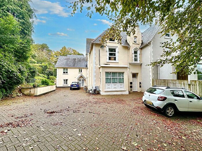 2 Bedroom Flat To Rent In Courtenay Road, Newton Abbot, TQ12