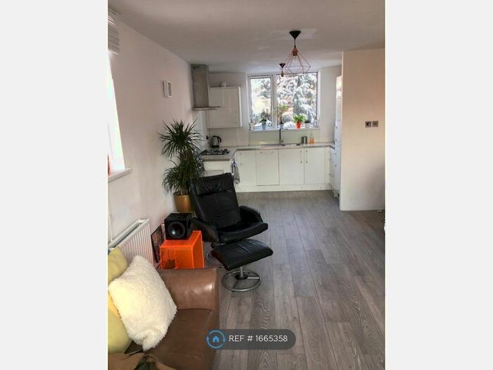 1 Bedroom Flat To Rent In Wickersley Road, London, SW11