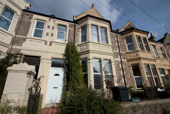 2 Bedroom Flat To Rent In Weston-super-mare, BS23