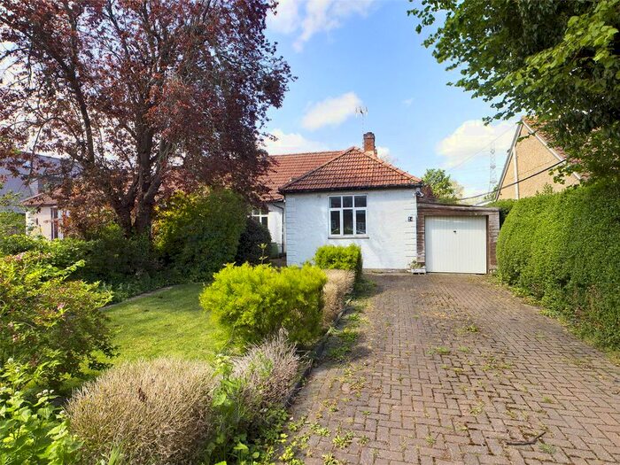 4 Bedroom Bungalow To Rent In Coppermill Road, Wraysbury, Staines-Upon-Thames, Berkshire TW19