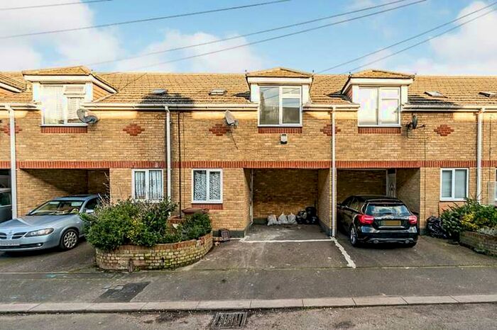 3 Bedroom Leisure Facility Commercial To Rent In Ernest Road, Chatham, Kent, ME4