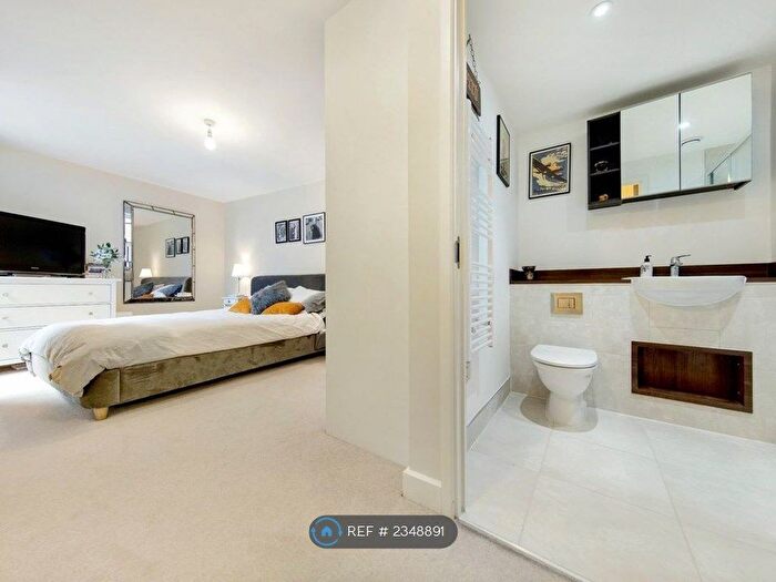 2 Bedroom Flat To Rent In Milles Square, Brixton, London, SW9