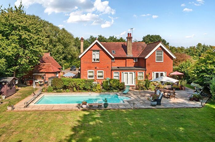 6 Bedroom Detached House For Sale In Farnham Road, Liss, GU33
