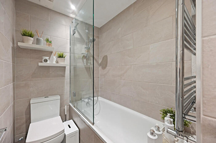 2 Bedroom Apartment To Rent In College Road, Harrow Weald, HA3