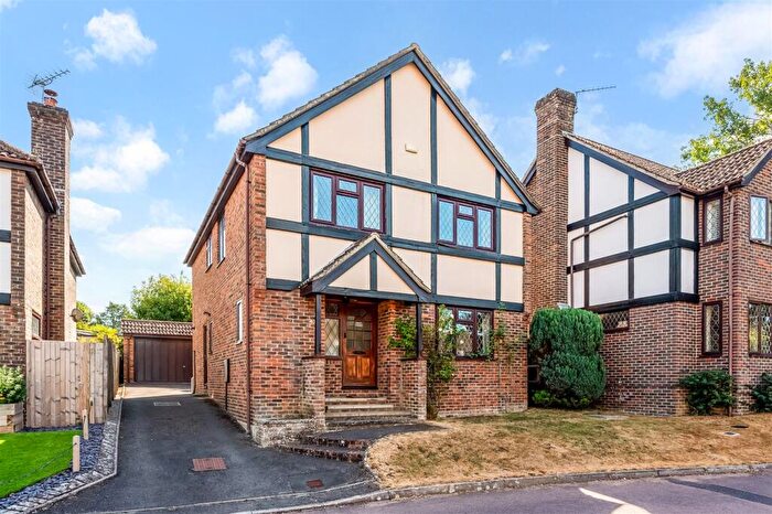 4 Bedroom Detached House For Sale In Oaks Coppice, Horndean, PO8
