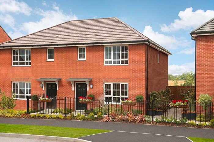 3 Bedroom Semi Detached House For Sale In Henley Gate, Ipswich, IP1