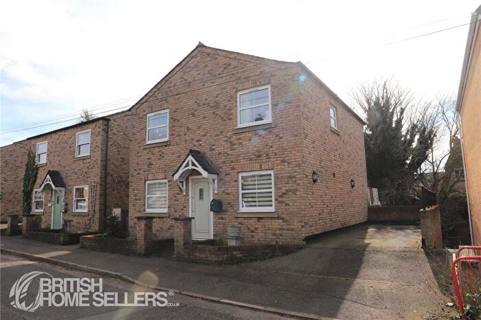 3 Bedroom Detached House For Sale In Pound Road, Chatteris, Cambridgeshire, PE16