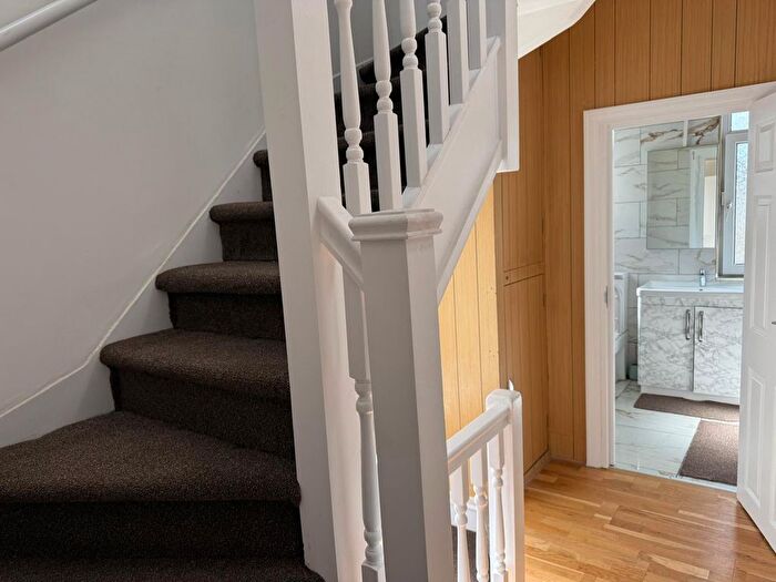 4 Bedroom Semi Detached House To Rent In Warley Road, Hayes, Greater London, UB4