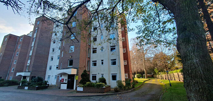 2 Bedroom Flat To Rent In Norton Grange, BH13