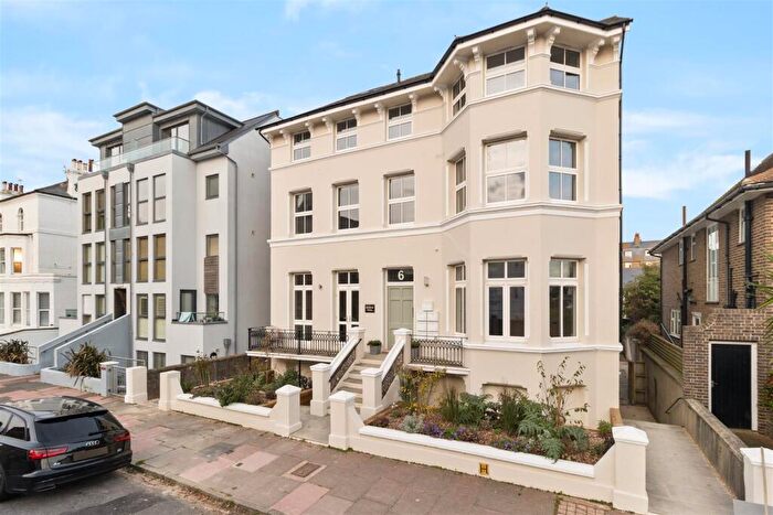 2 Bedroom Flat To Rent In Hardwick Road, Eastbourne, BN21
