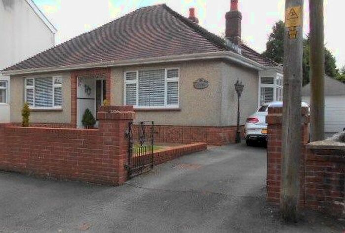 3 Bedroom Bungalow For Sale In Clordir Road, Pontlliw, Swansea, SA4