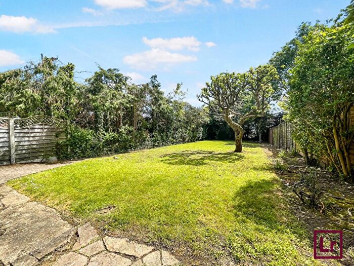 2 Bedroom Property To Rent In Athol Gardens, Pinner, HA5