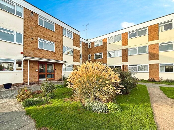 2 Bedroom Apartment For Sale In Downview Road, Worthing, West Sussex, BN11