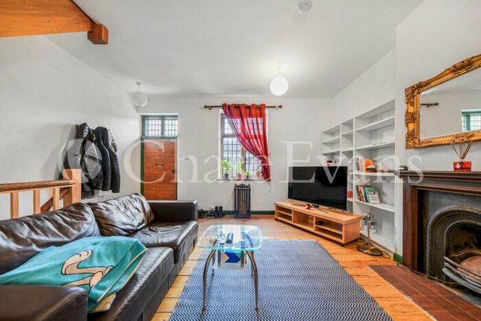 1 Bedroom Terraced House To Rent In Trinity Green, Mile End Road, Whitechapel, London, E1