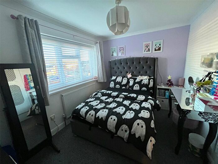 3 Bedroom Terraced House For Sale In Arnull Crescent, Daventry, Northamptonshire, NN11