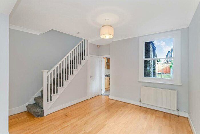 3 Bedroom Terraced House For Sale In The Green, North Chingford, E4