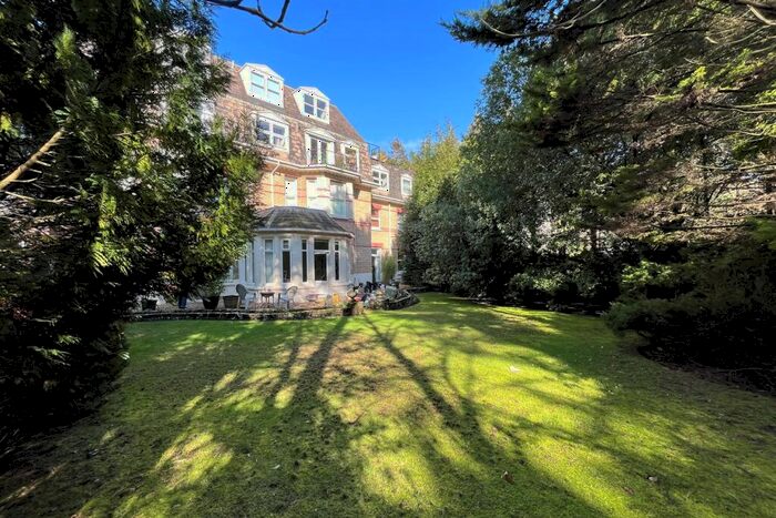 2 Bedroom Flat To Rent In Bournemouth, BH1