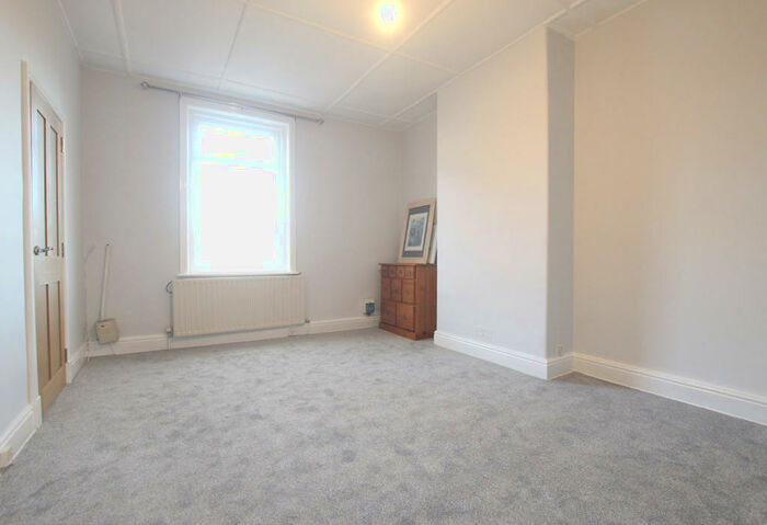 1 Bedroom Flat To Rent In Ashfield Terrace, Bingley, BD16