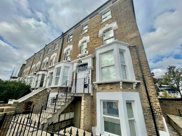 3 Bedroom Flat To Rent In Drayton Park, London, N5