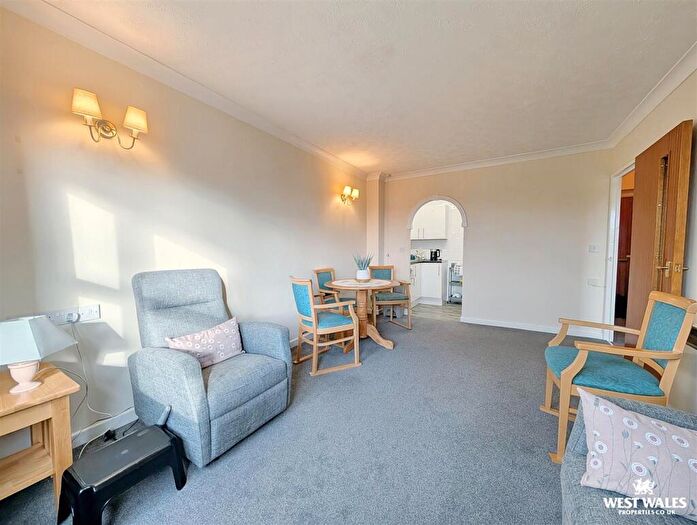 1 Bedroom Apartment For Sale In Homerees House, The Parade, Carmarthen, SA31