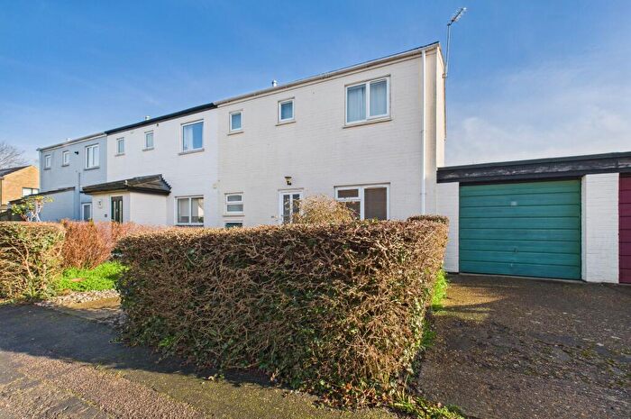 3 Bedroom End Of Terrace House For Sale In Borrowdale, Cambridge, CB4