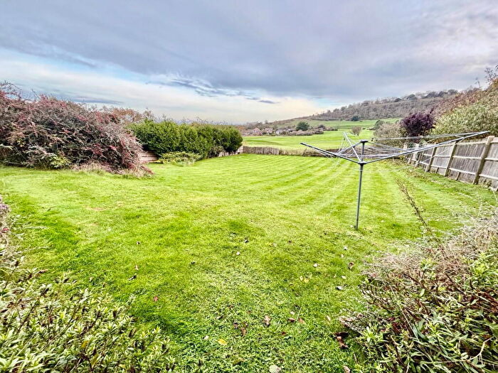 1 Bedroom Flat To Rent In Pashley Road, Eastbourne, BN20