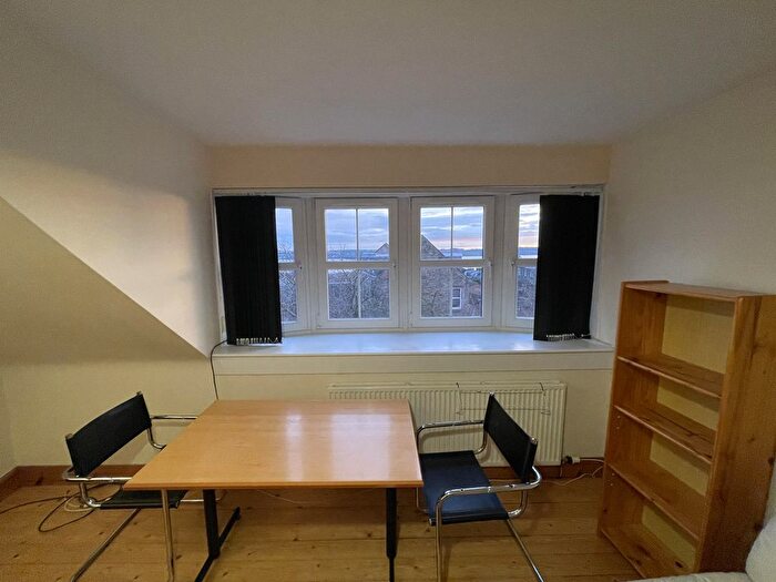 2 Bedroom Flat To Rent In E, Patons Lane, Dundee, - Attic Flat, DD2