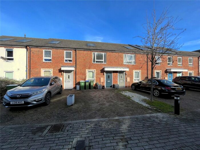 3 Bedroom Terraced House To Rent In Alcock Crescent, Dartford, Kent, DA1