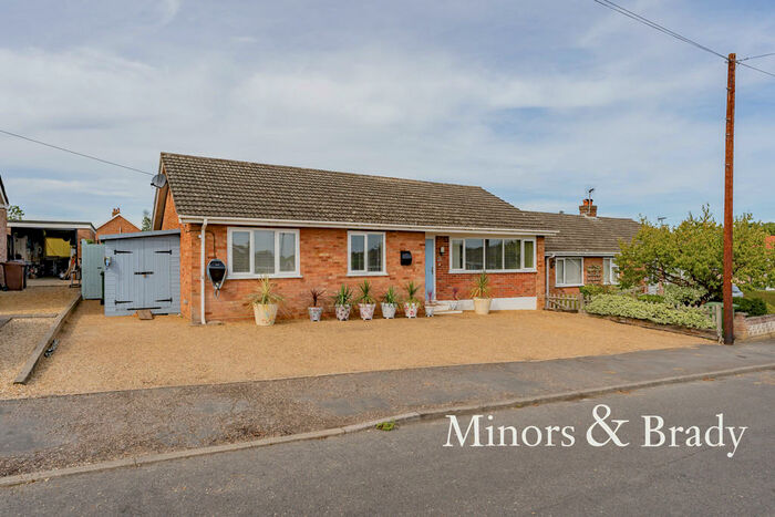 3 Bedroom Detached Bungalow For Sale In Hillside Crescent, Wicklewood, NR18