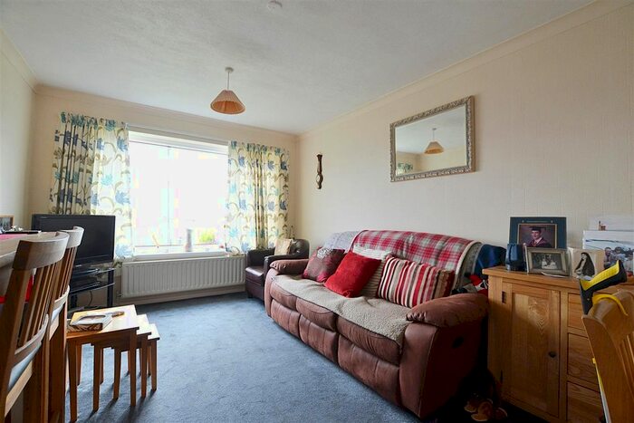 2 Bedroom Semi-Detached Bungalow For Sale In Scandinavia Heights, Saundersfoot, SA69