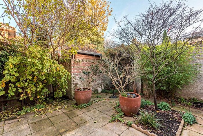2 Bedroom Terraced House To Rent In Orchard Mews, De Beauvoir, London, N1