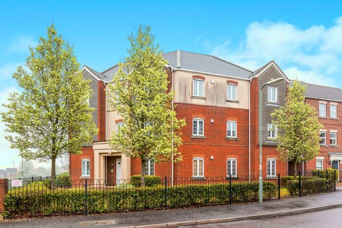 2 Bedroom Apartment To Rent In Wedderburn Avenue, Beggarwood, RG22