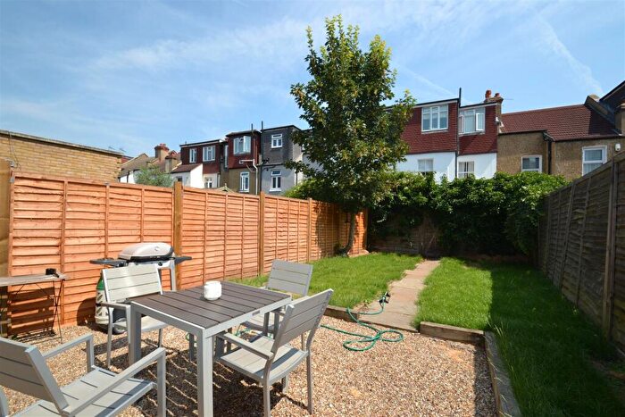 1 Bedroom Flat To Rent In White Hart Lane, Barnes, SW13