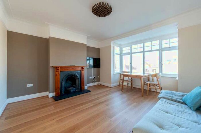 2 Bedroom Maisonette Flat To Rent In Alric Avenue, New Malden, KT3