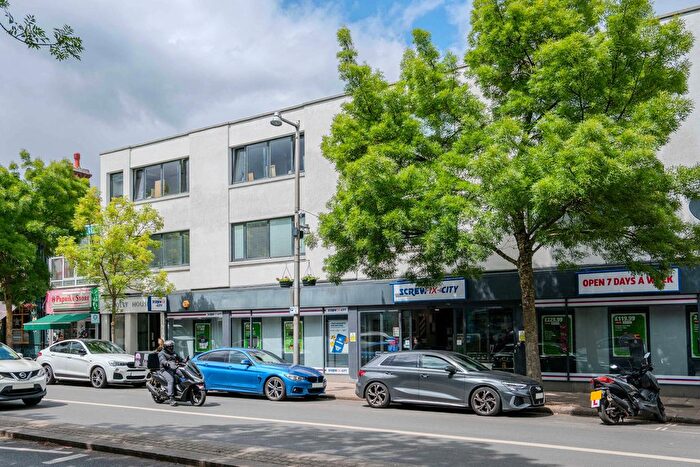1 Bedroom Flat To Rent In Heath Road, Twickenham, TW1