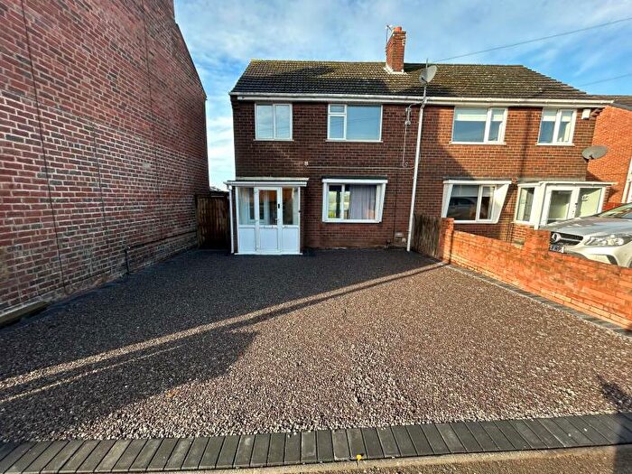 3 Bedroom Semi-Detached House To Rent In Coombs Road, Halesowen, West Midlands, B62