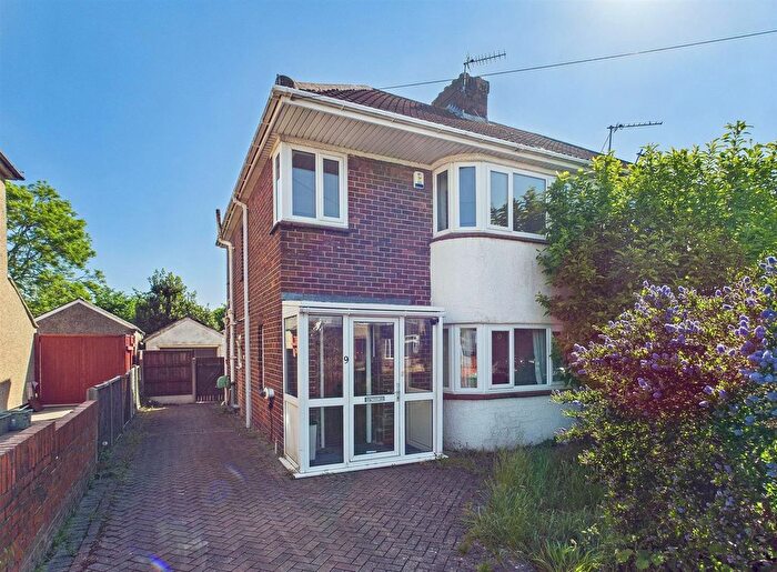 3 Bedroom Semi-detached House For Sale In Ravenscourt Road, Patchway, Bristol, BS34